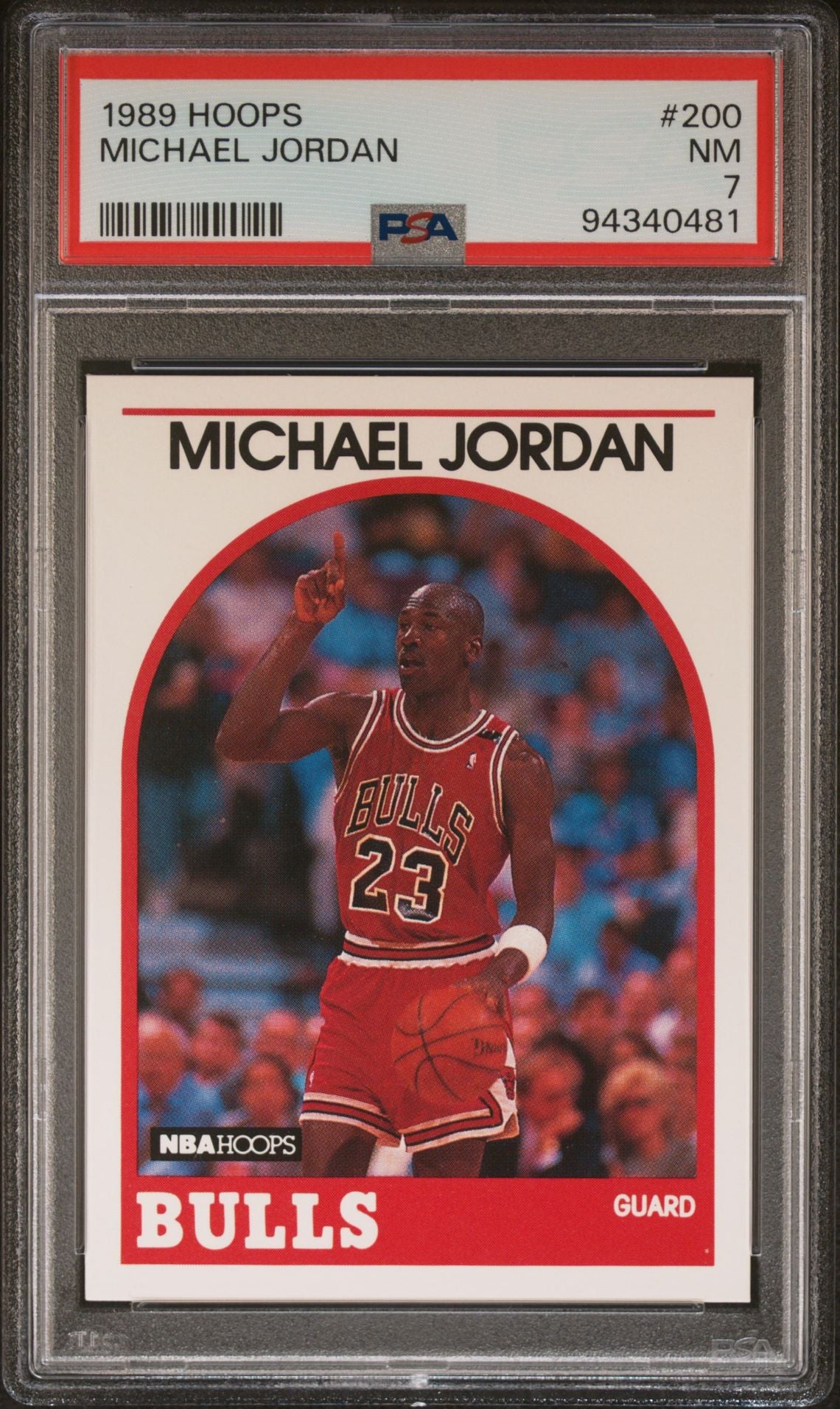 1989 NBA Hoops #200 Michael Jordan PSA 7